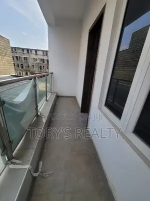 2bdrm Apartment in Lekki Phase 1 for rent