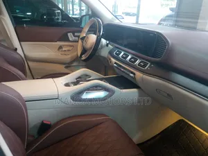 New Mercedes-Benz GLS-Class 2025 Gold