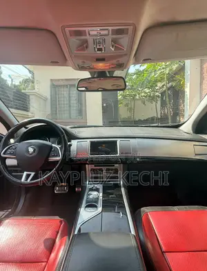 Jaguar XF 2015 Blue