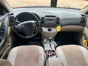 Hyundai Elantra 2009 Red