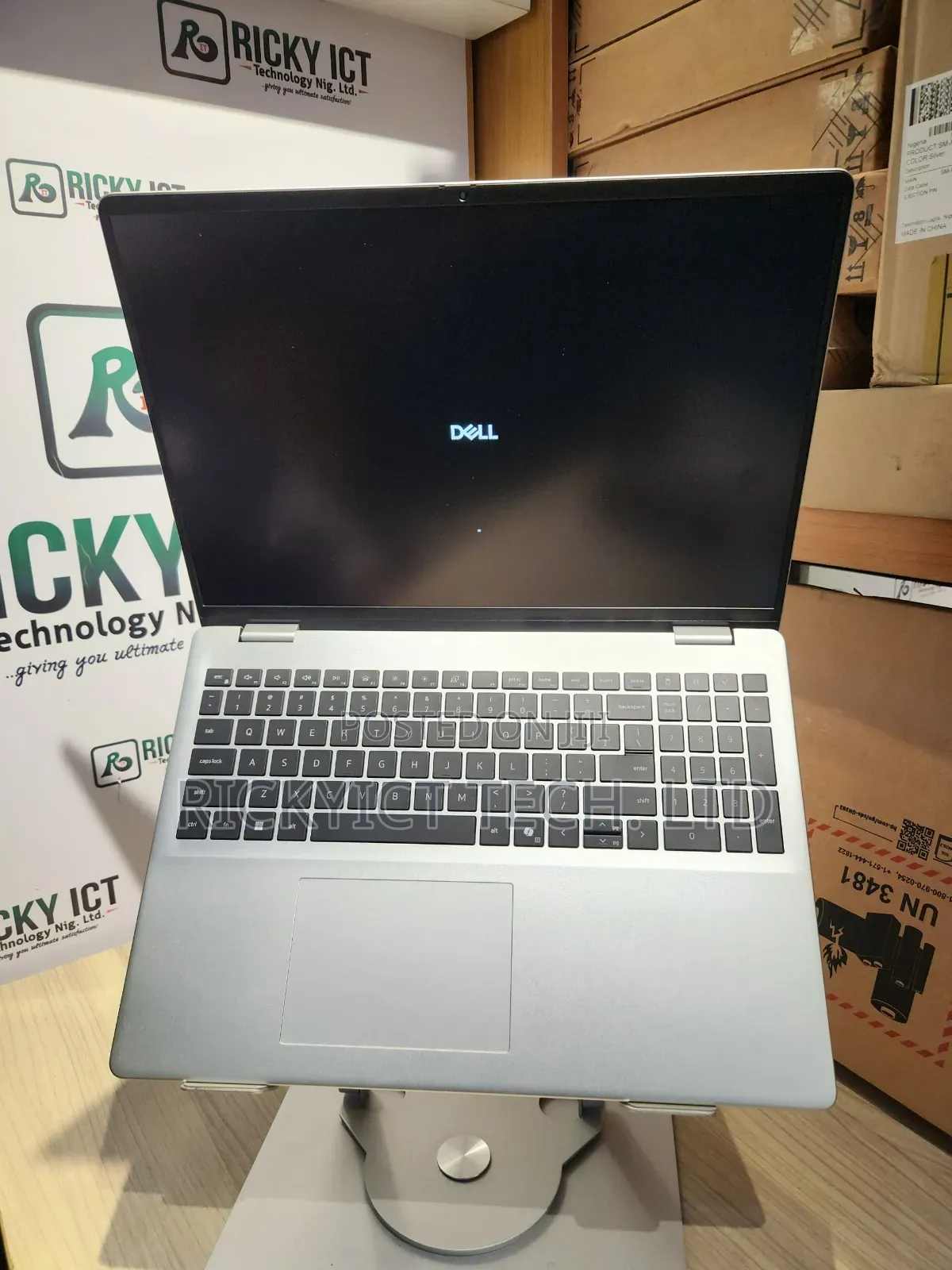 Laptop Dell 8GB AMD Ryzen 5 SSD 256GB