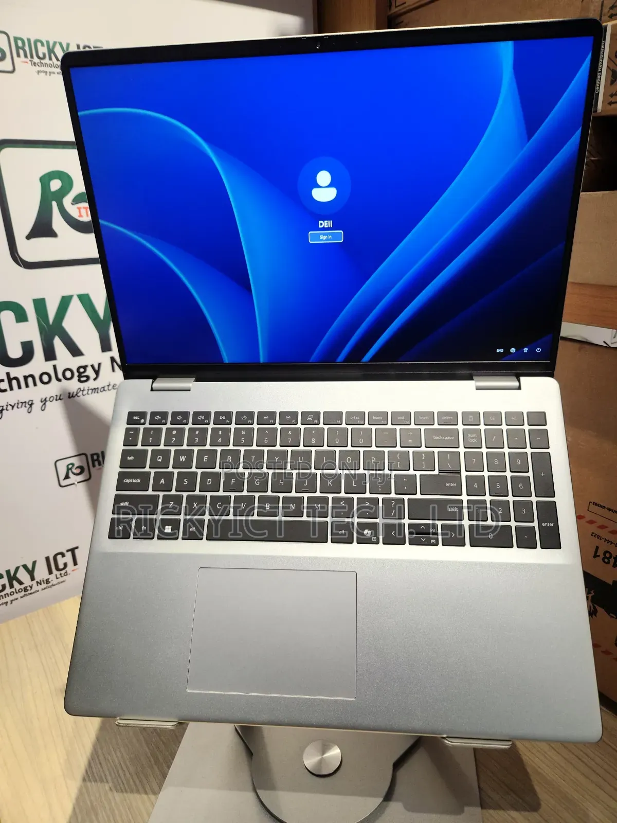 Laptop Dell 8GB AMD Ryzen 5 SSD 256GB
