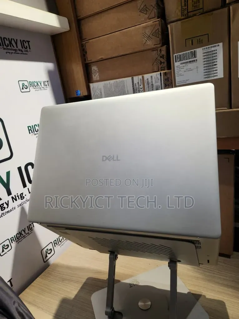 Laptop Dell 8GB AMD Ryzen 5 SSD 256GB