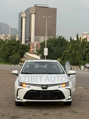 New Toyota Corolla SE 2026 White