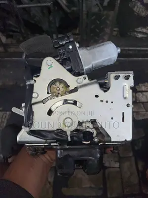 Boot Latch or Catcher Jeep Cheroke Latitude 2018-2020