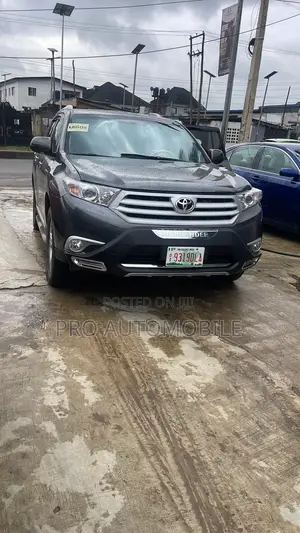 Toyota Highlander Limited 2012 Gray