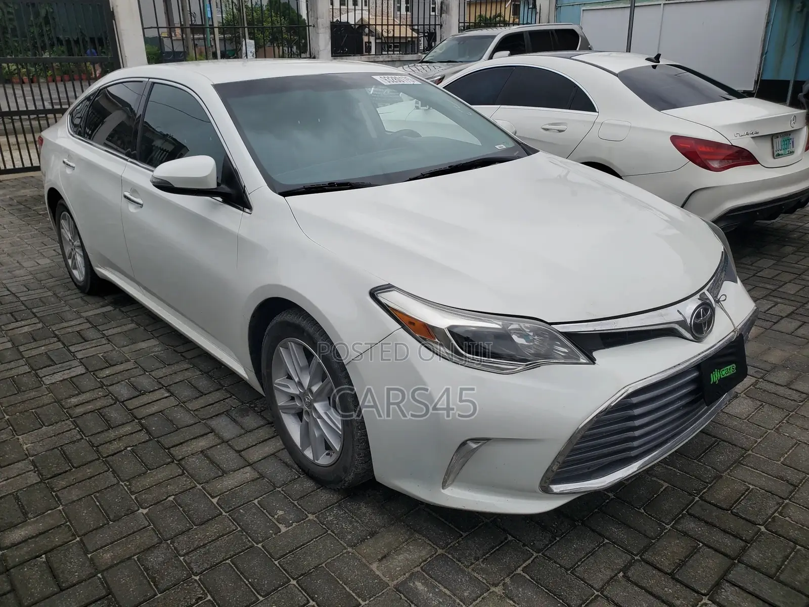 Toyota Avalon 2013 White