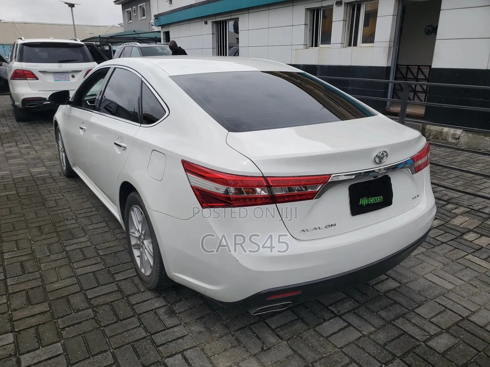 Toyota Avalon 2013 White