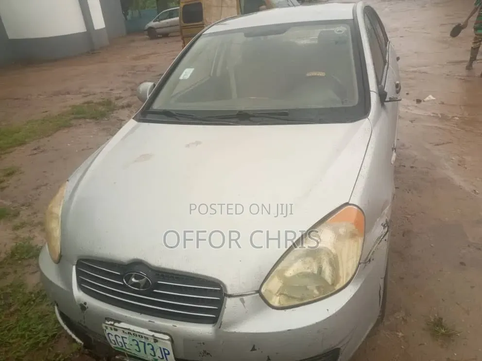Hyundai Accent 2009 Silver