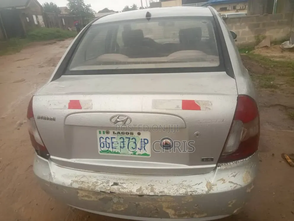 Hyundai Accent 2009 Silver
