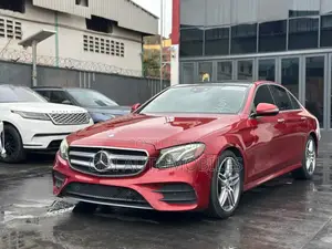 Mercedes-Benz E300 2017 Red