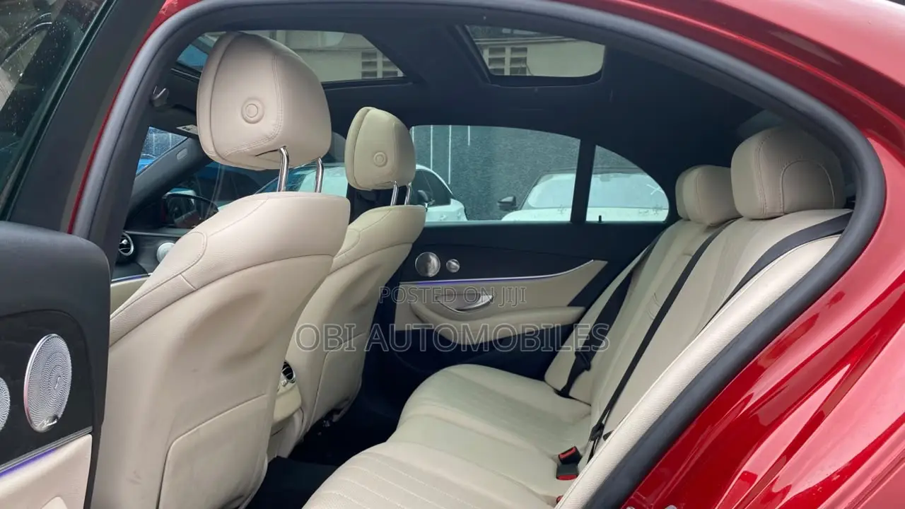 Mercedes-Benz E300 2017 Red