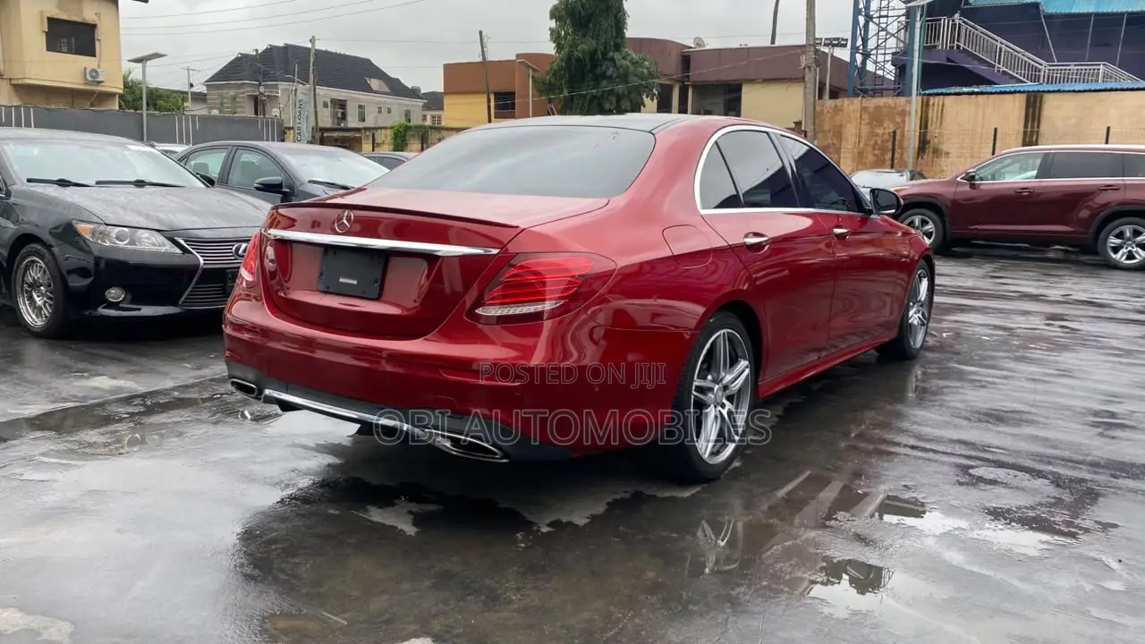 Mercedes-Benz E300 2017 Red