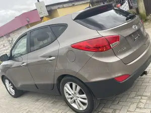 Hyundai Tucson Limited AWD 2011 Gray