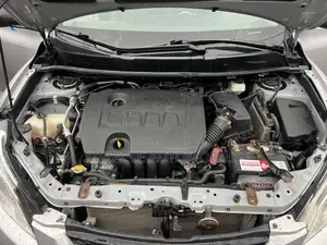 Toyota Matrix S Hatchback FWD (2.4L 4cyl 5A) 2012 Silver