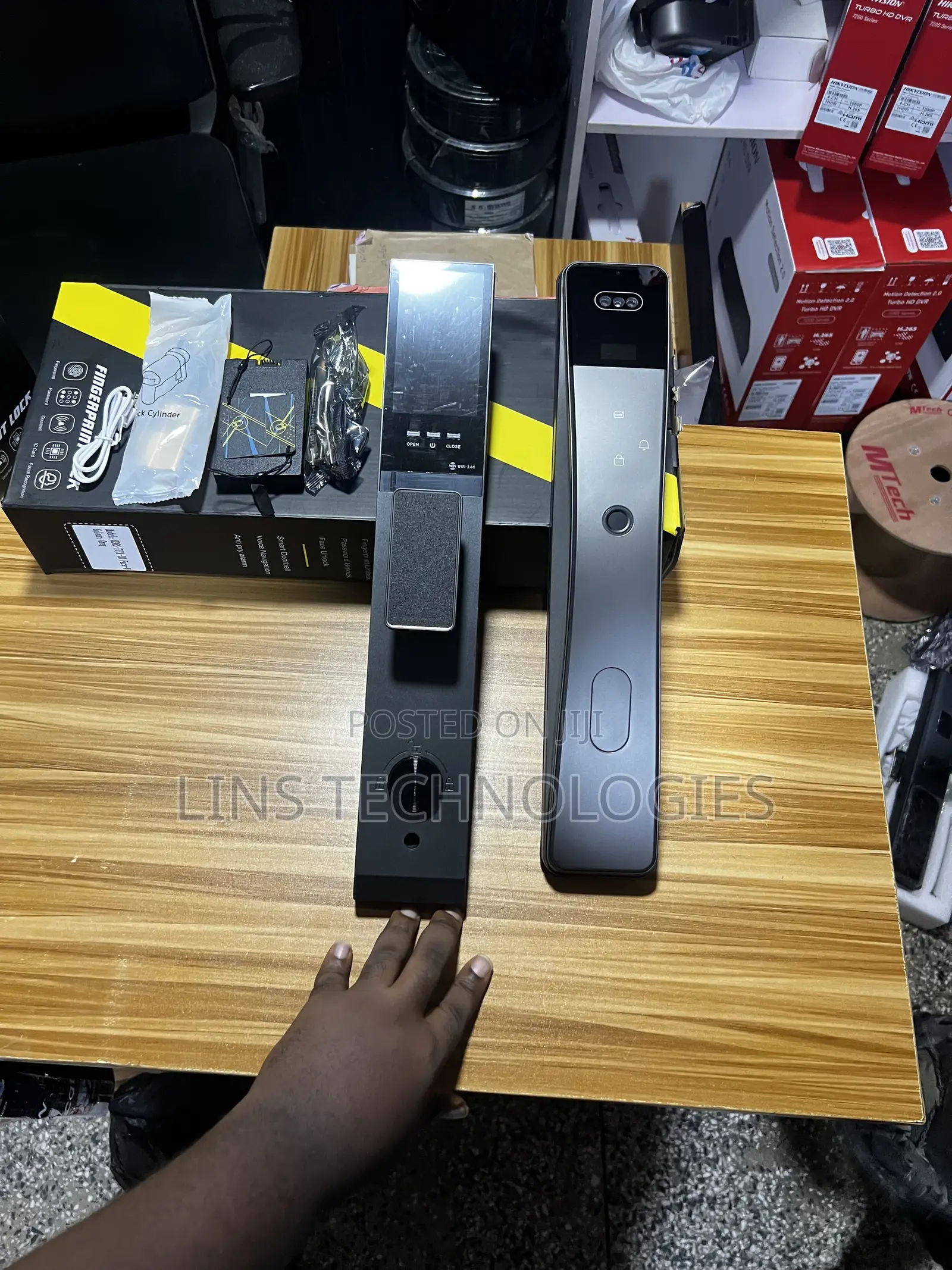 Smartlock (Versatile Keyless Entry)