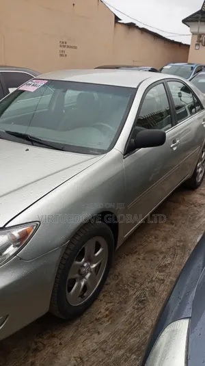 Toyota Camry 2005 Silver