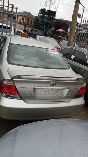 Toyota Camry 2005 Silver