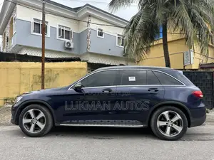 Mercedes-Benz GLC-Class 2016 Blue
