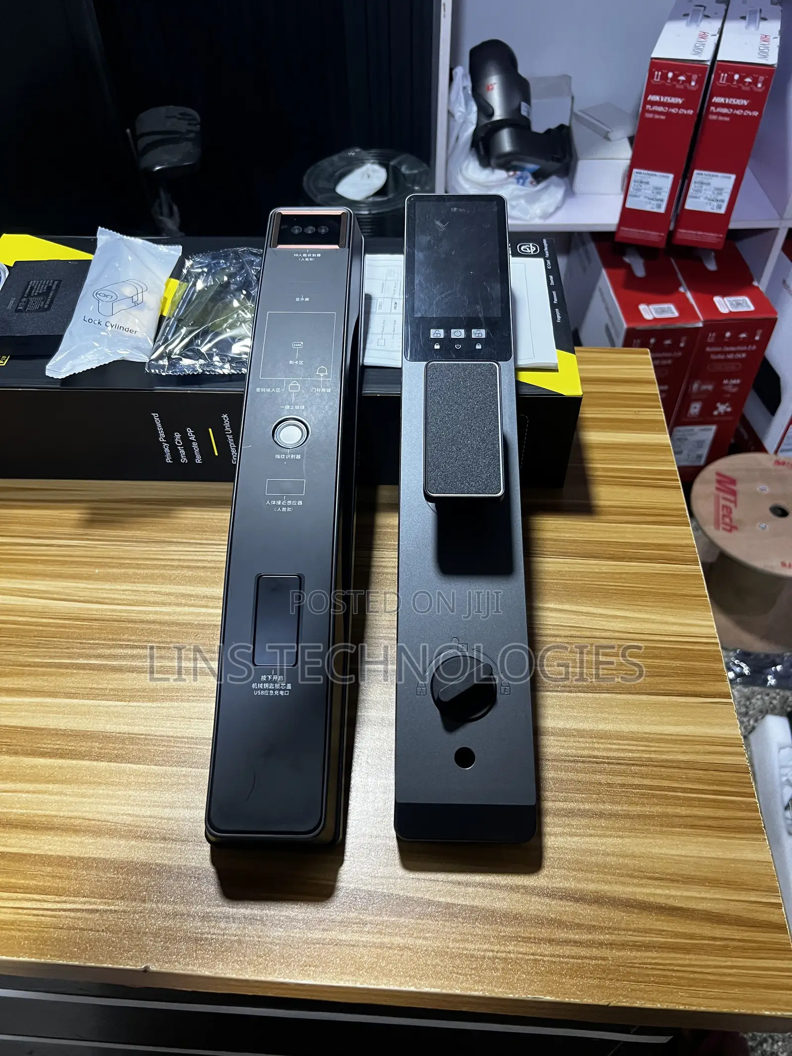 Facial Recognition Smartlock ()