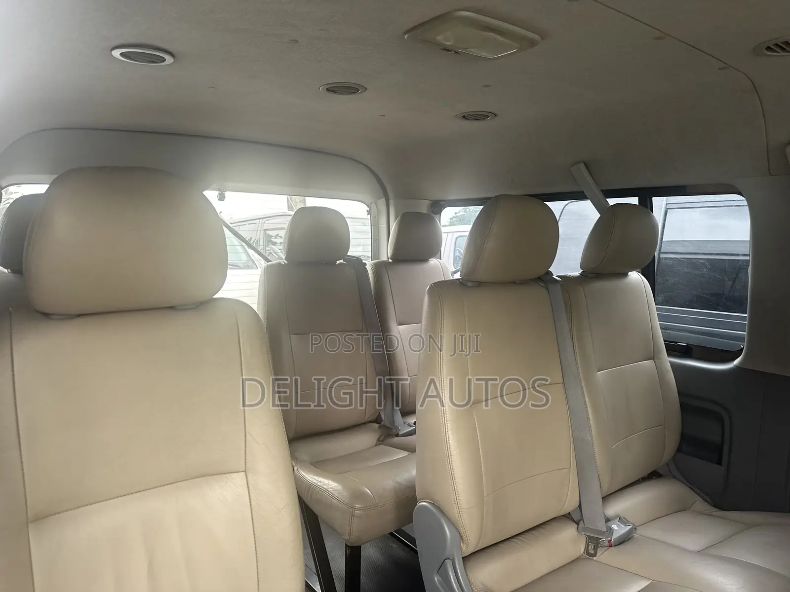 Toyota HiAce 2015 Silver