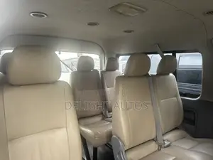 Toyota HiAce 2015 Silver
