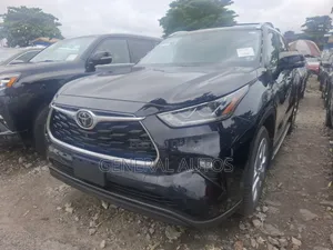 Toyota Highlander Limited 2022 Black