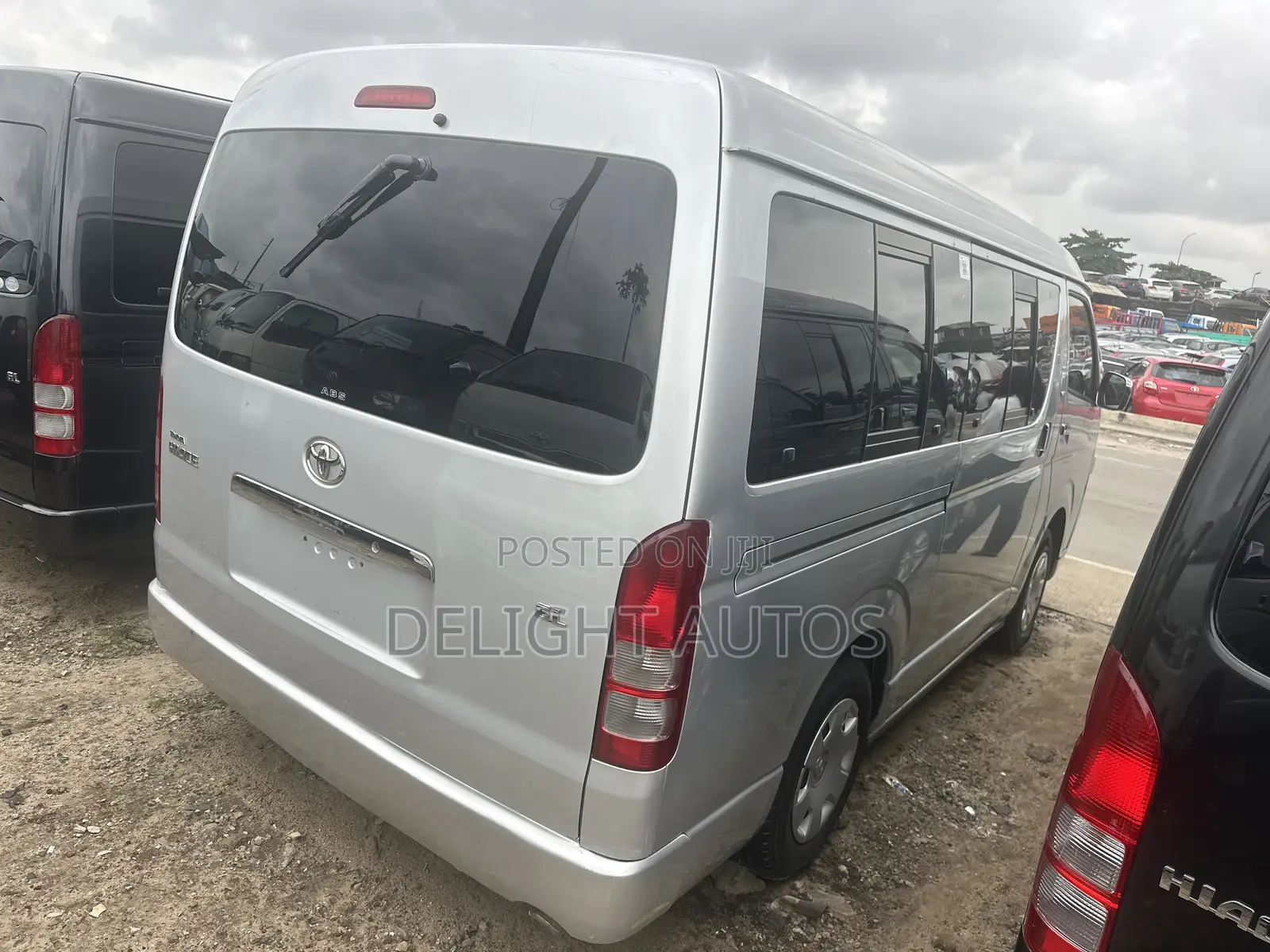 Toyota HiAce 2015 Silver