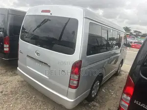 Toyota HiAce 2015 Silver