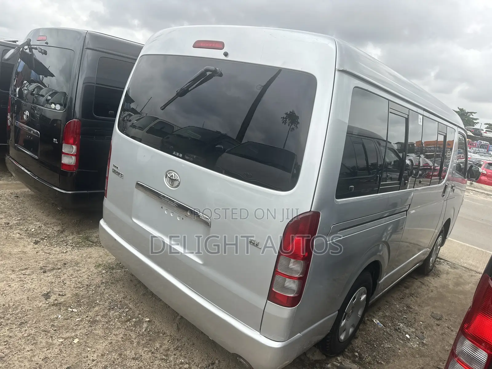 Toyota HiAce 2015 Silver