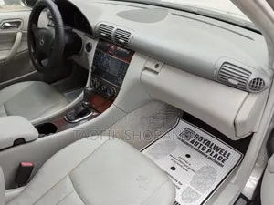 Mercedes-Benz C230 2005 Gold