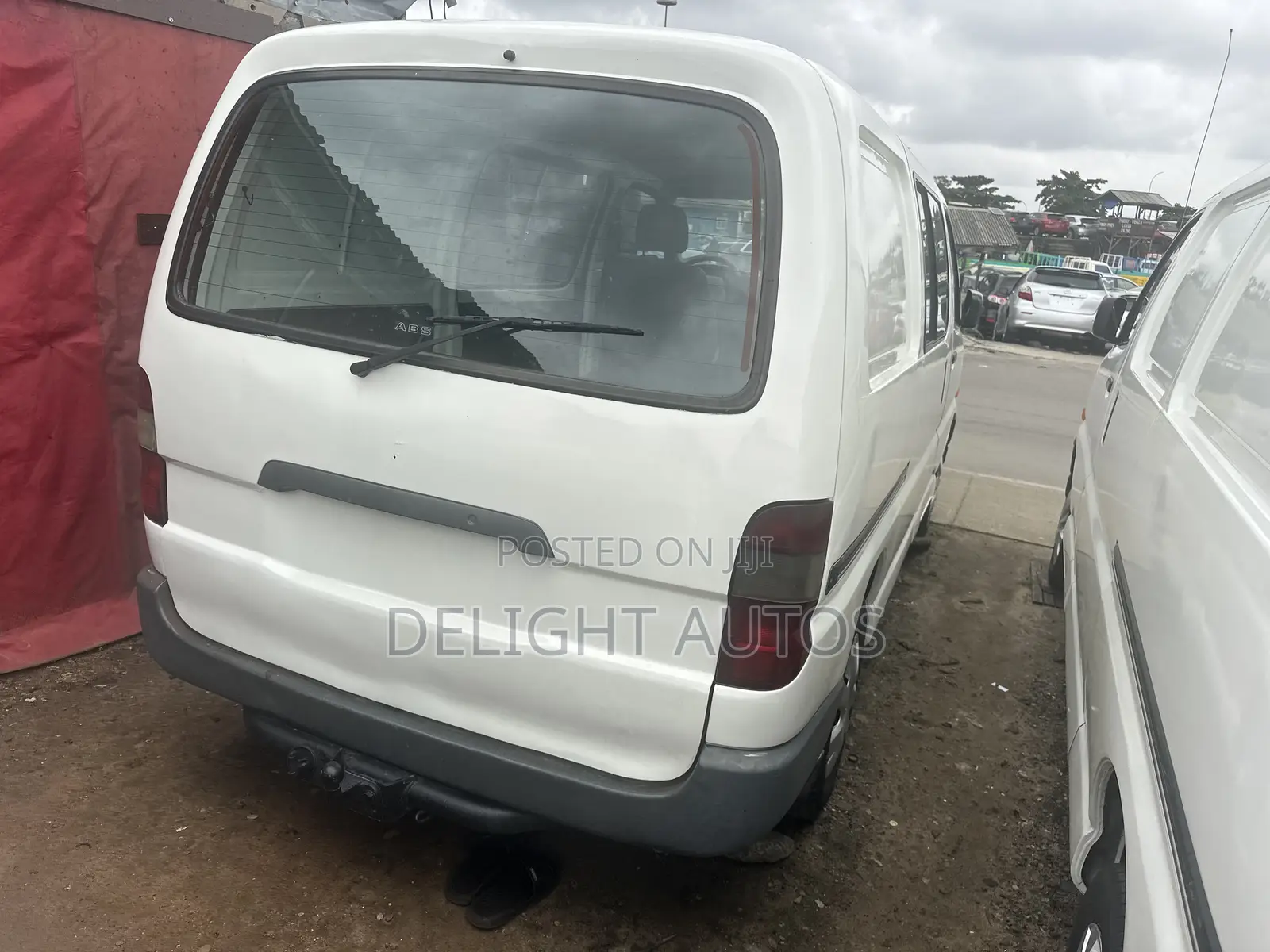 Toyota HiAce 2006 White