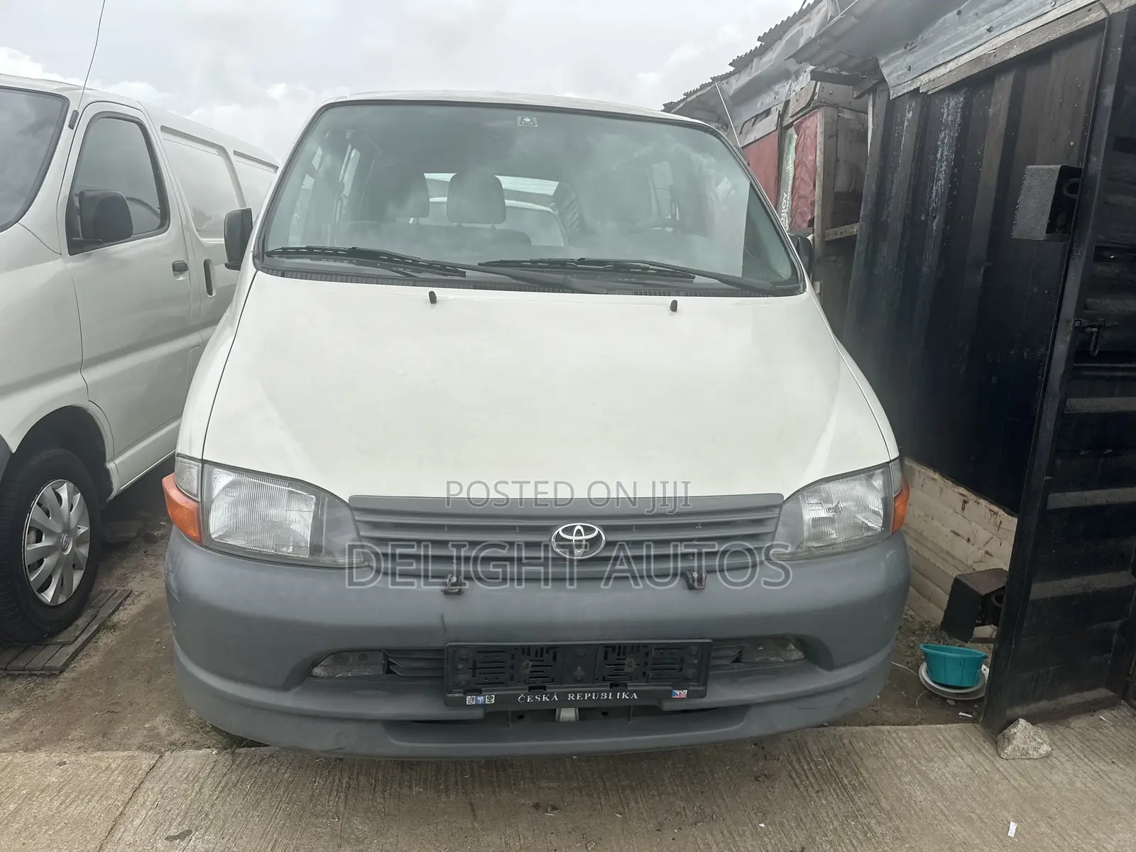 Toyota HiAce 2006 White