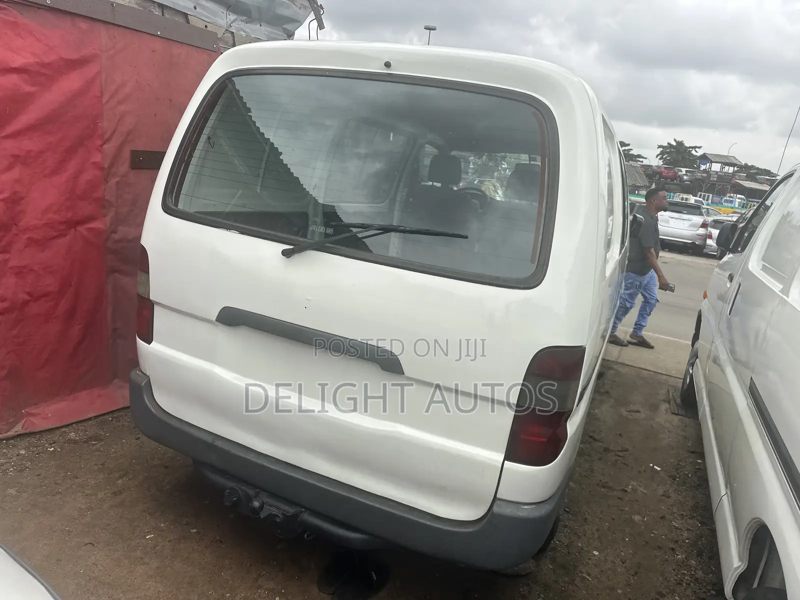 Toyota HiAce 2006 White