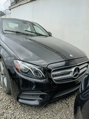 Mercedes-Benz C300 Base 4Matic Sedan AWD (2.0L 4cyl 7A) 2017 Black