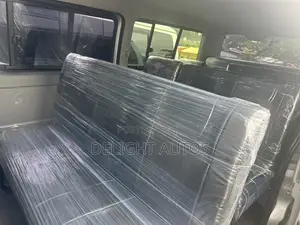 Toyota HiAce 2013 Silver
