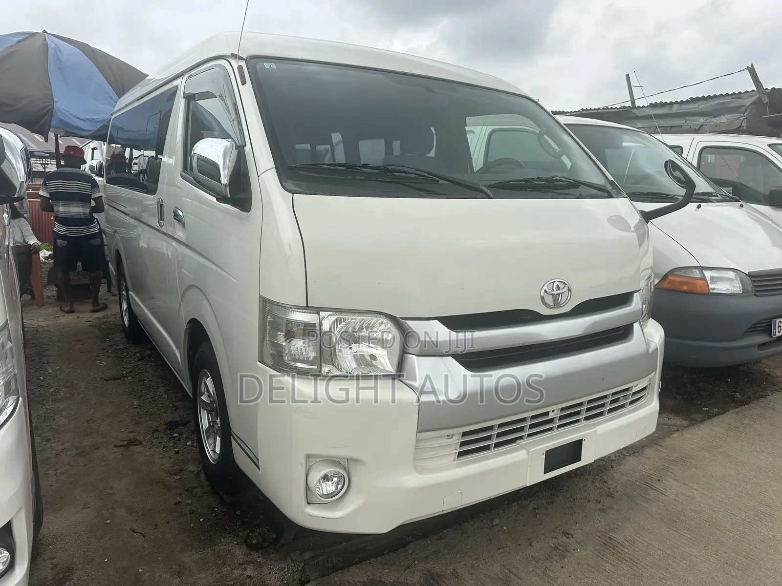 Toyota HiAce 2012 White