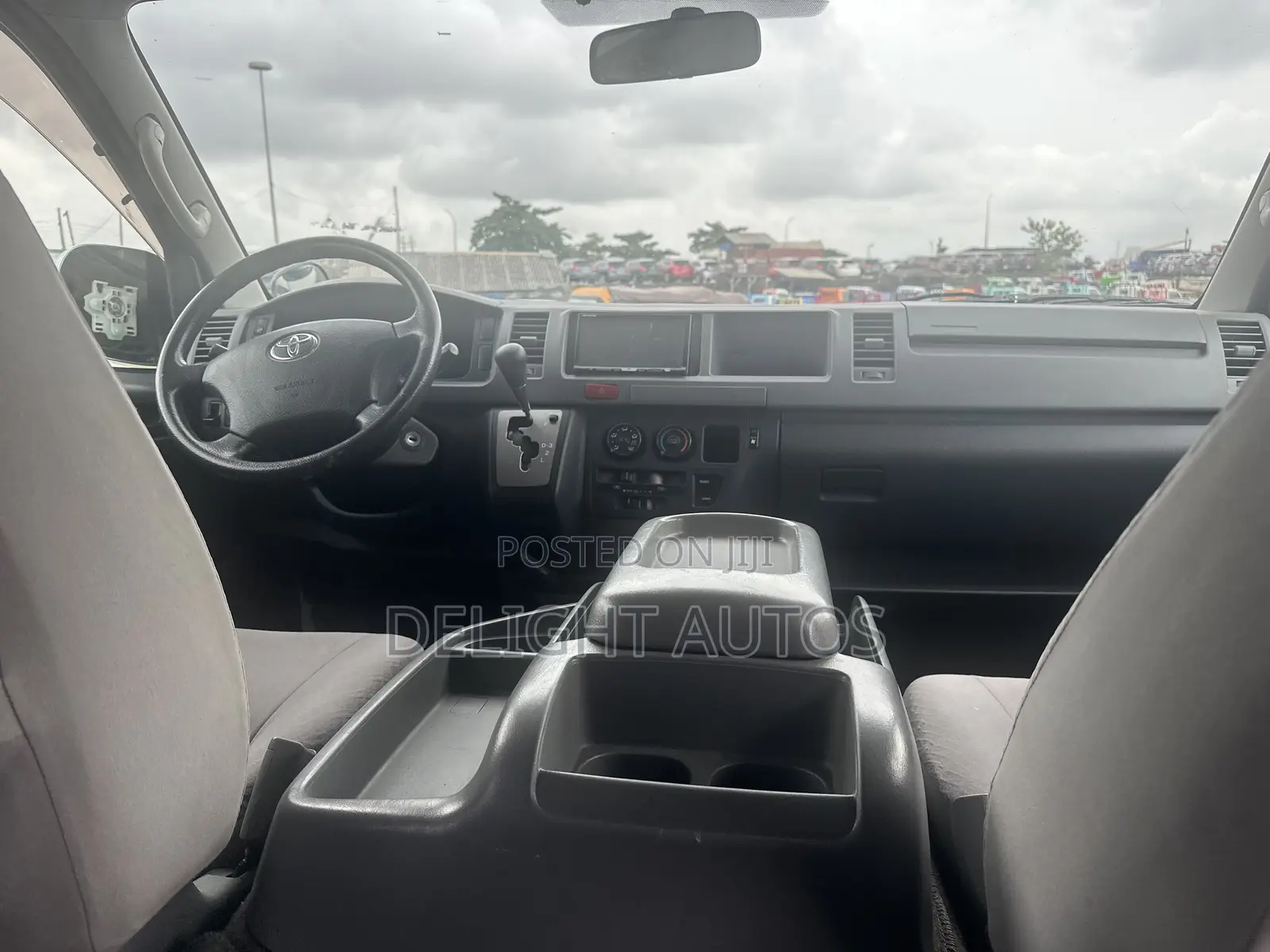 Toyota HiAce 2012 White