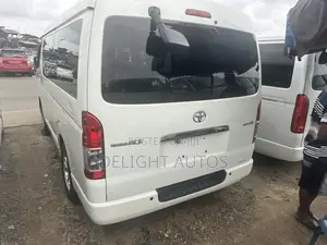 Toyota HiAce 2012 White
