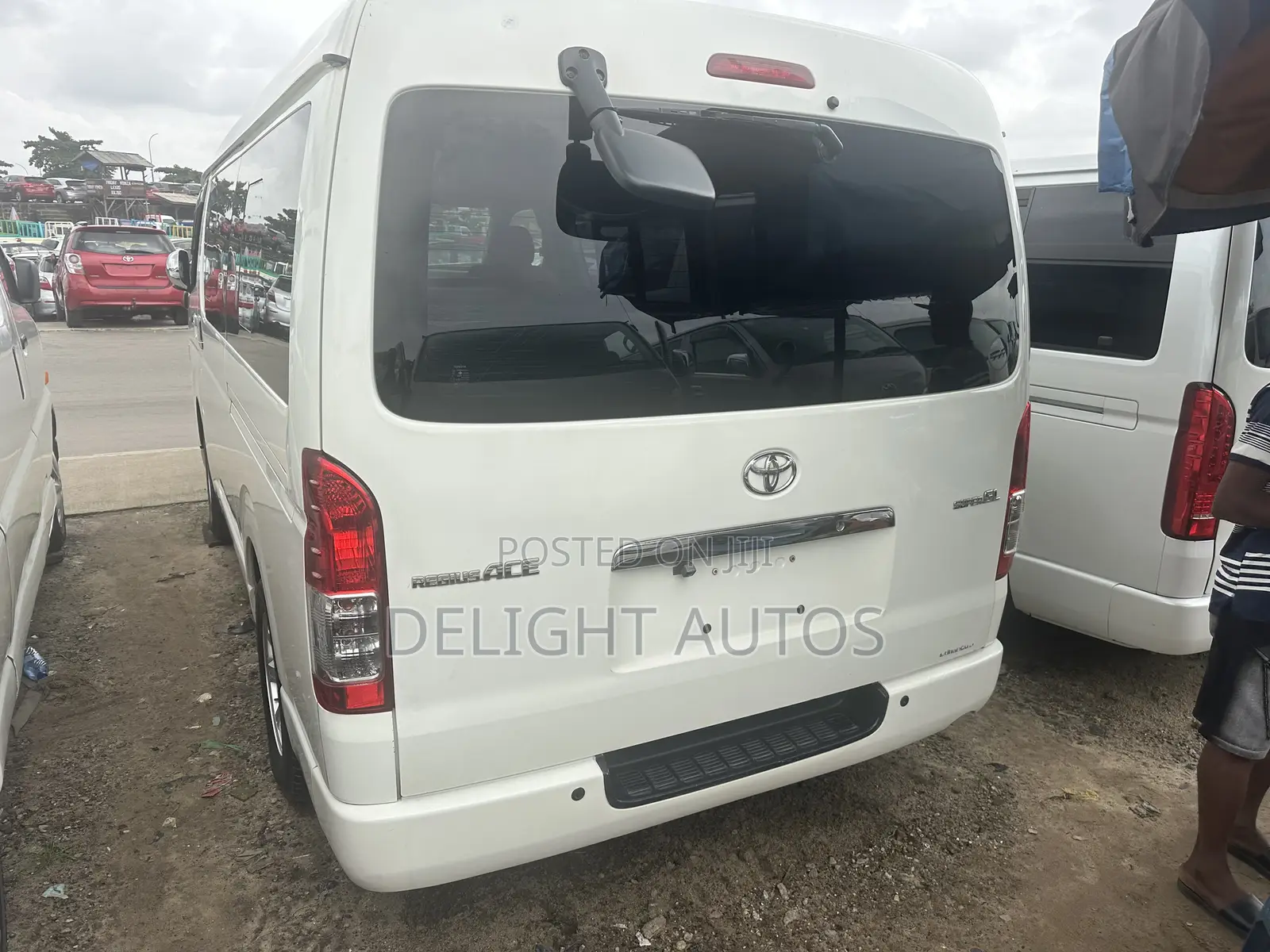 Toyota HiAce 2012 White