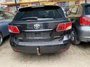 Toyota Avensis 2013 Black