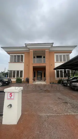 Furnished 5bdrm Duplex in Chevron for sale