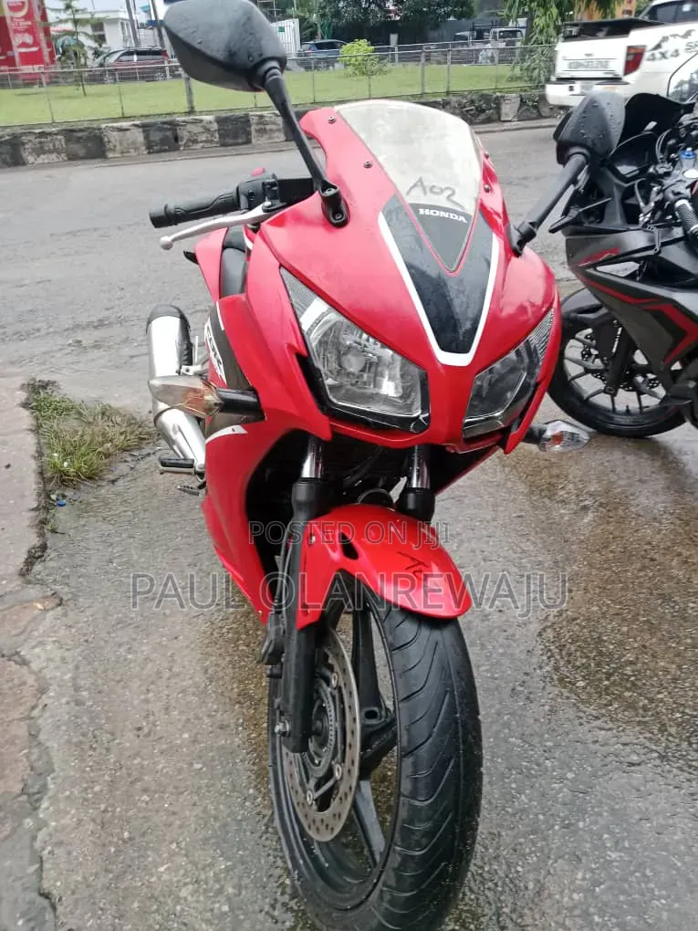 Honda CBR 2018 Red