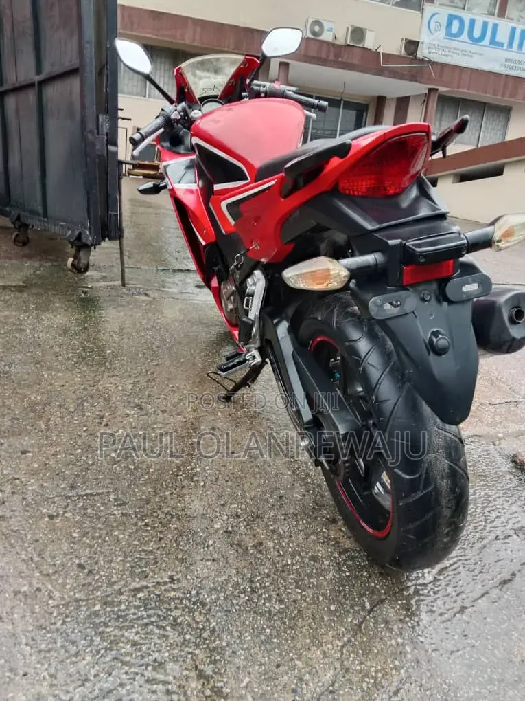 Honda CBR 2018 Red