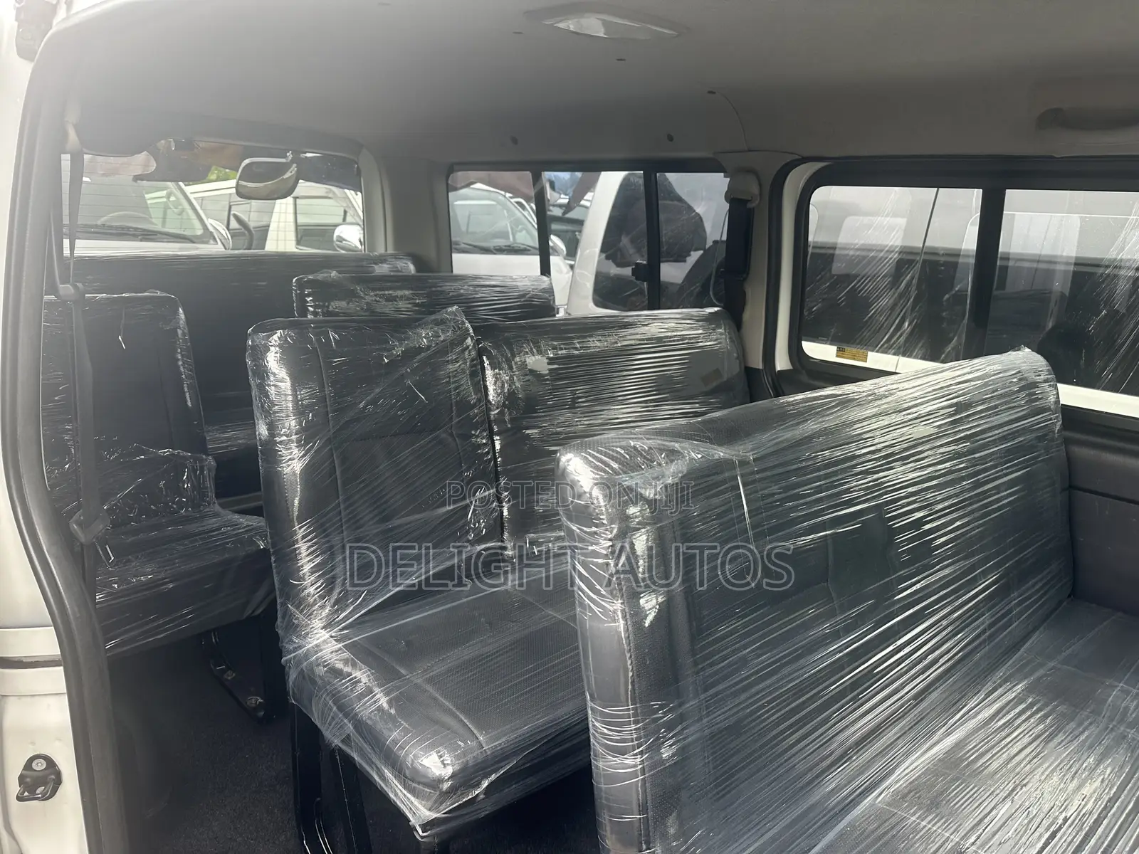 Toyota HiAce 2010 White