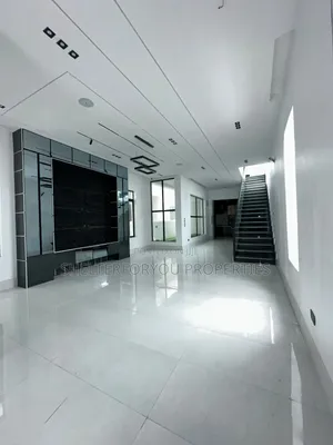 5bdrm Duplex in Off Lekki-Epe Expressway for sale