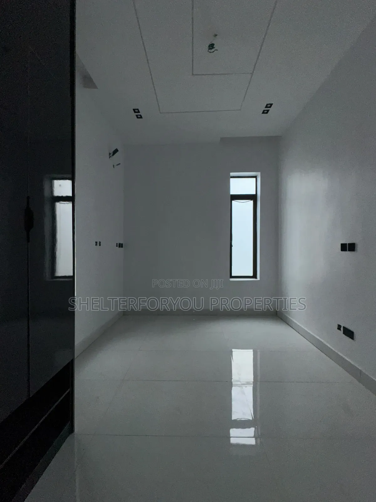 5bdrm Duplex in Off Lekki-Epe Expressway for sale