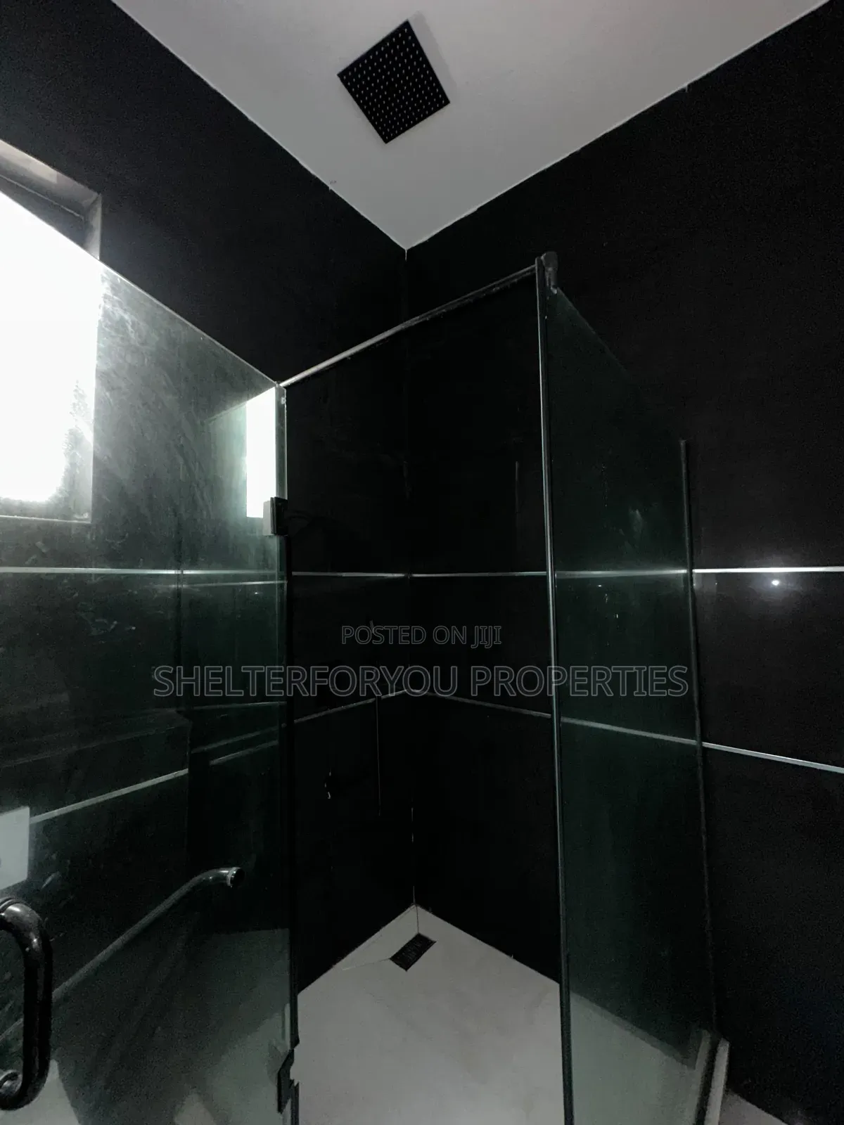 5bdrm Duplex in Off Lekki-Epe Expressway for sale