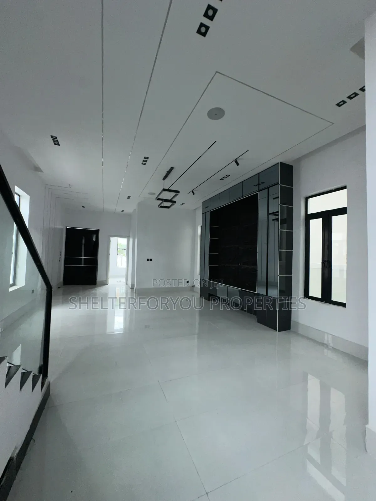 5bdrm Duplex in Off Lekki-Epe Expressway for sale