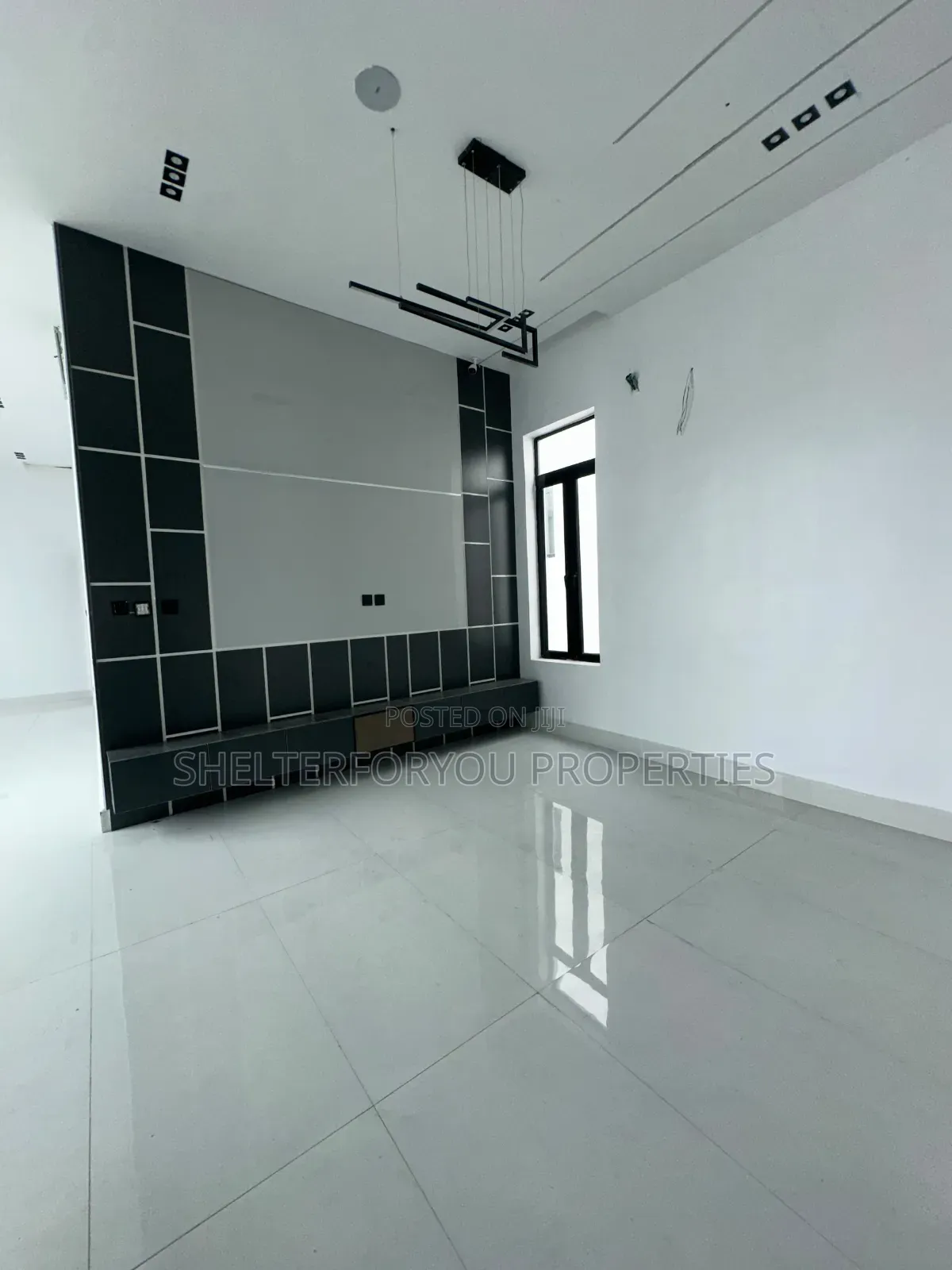 5bdrm Duplex in Off Lekki-Epe Expressway for sale